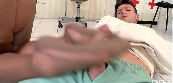  Foot fetish Doc Emma Butt gives patient footjob at the XXX kinkster clinic